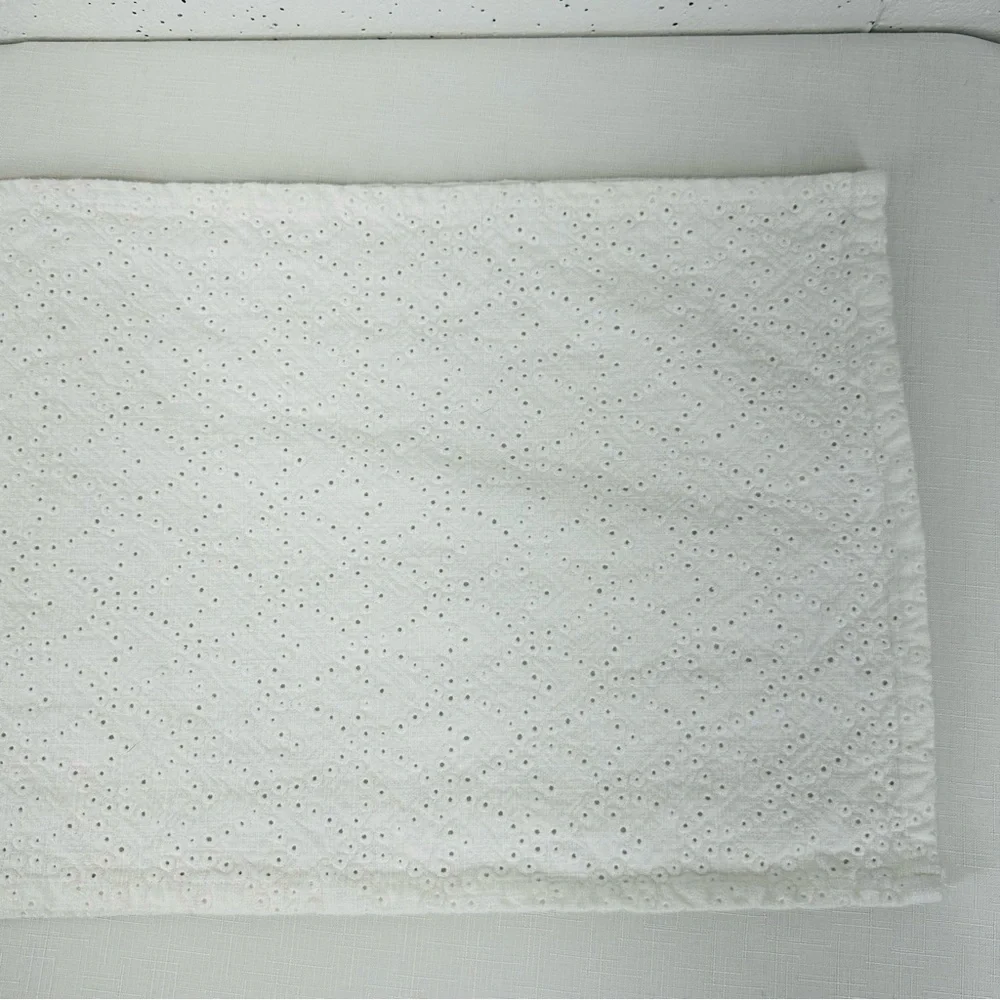 Unbranded White Eyelet Table Runner 13 x 66”